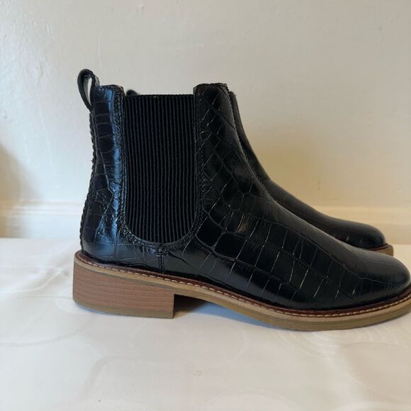 Clark’s Black Crocodile Pattern leather Ankle  Boots size 6 1/5 and 7 1/5 new - Picture 11 of 11